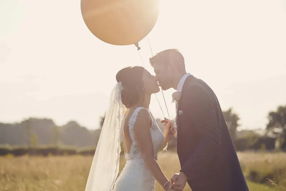 Hello Romance Wedding Photography