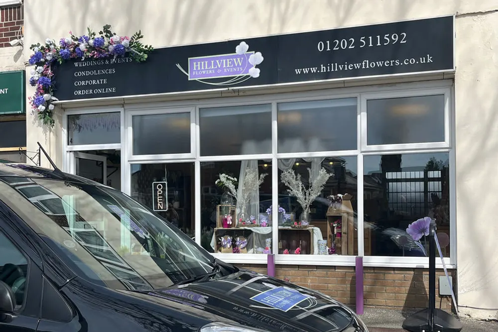 HILLVIEW Flowers and Events