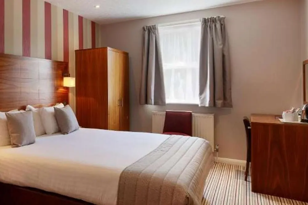 Victoria Hotel