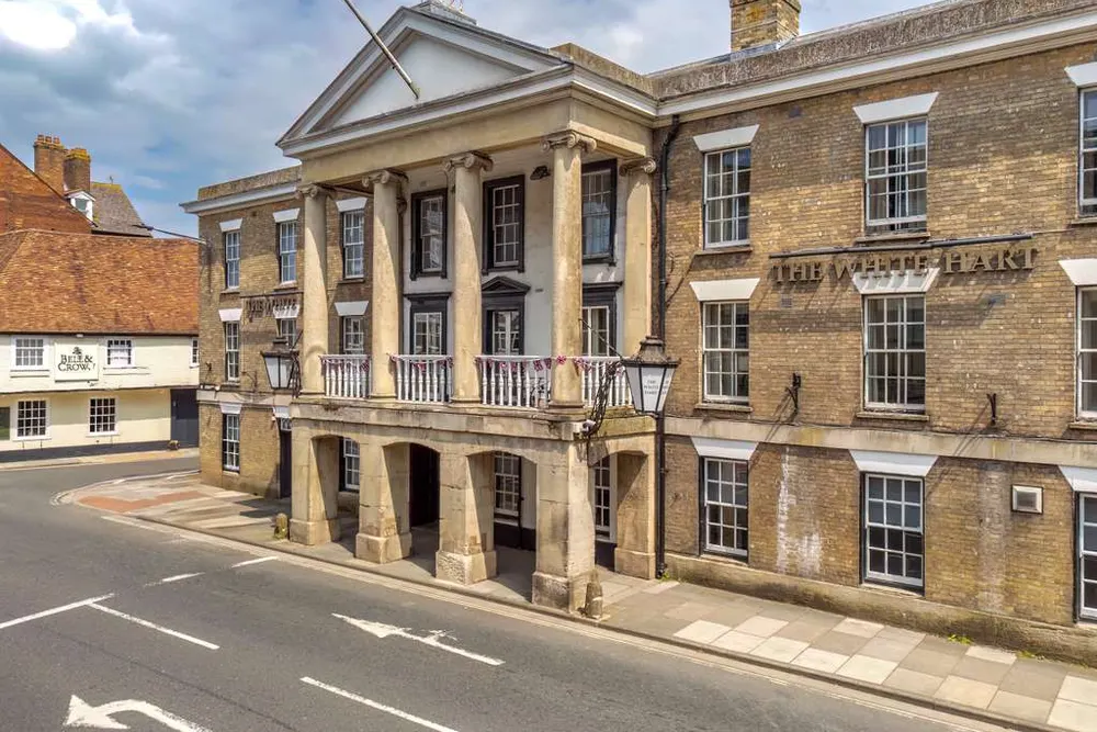 Mercure Salisbury White Hart Hotel & Apartments