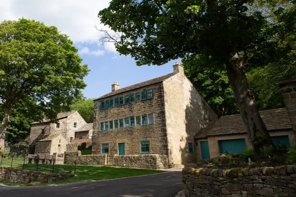 Spicer Manor