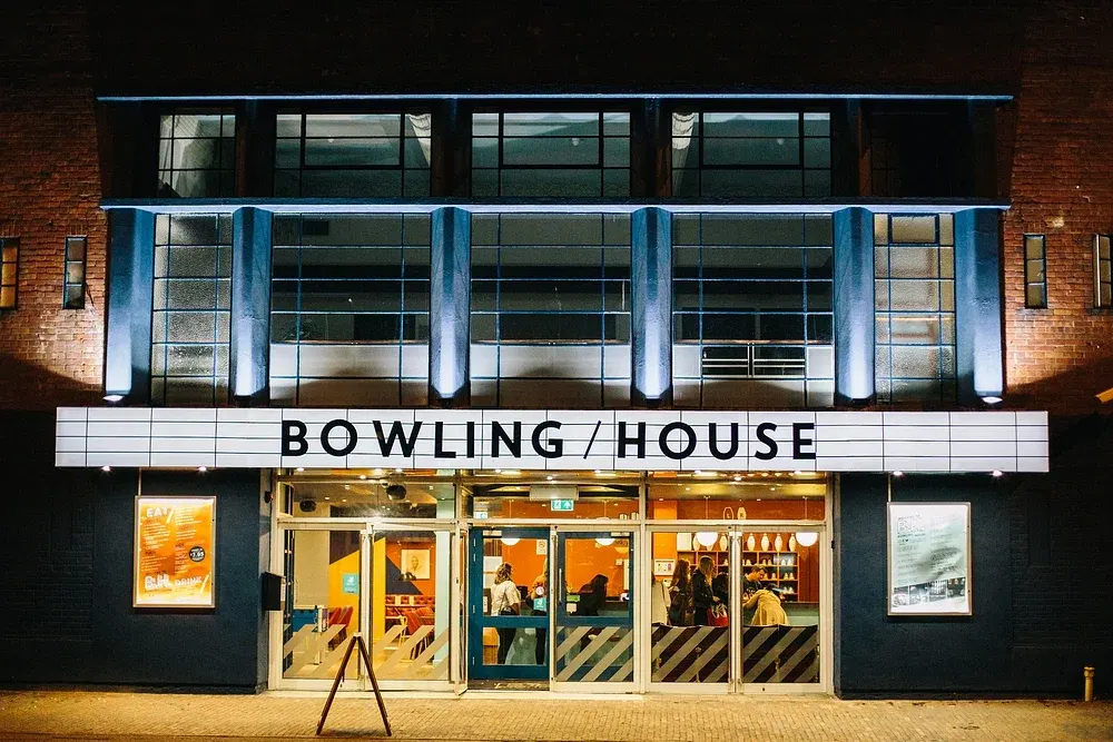 Bowling / House